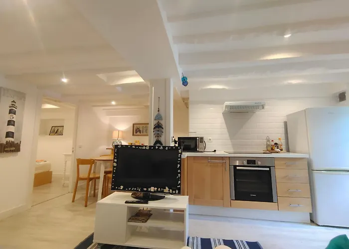 Apartment 55 M2, Sunny Garden & Pool In Villa 1905