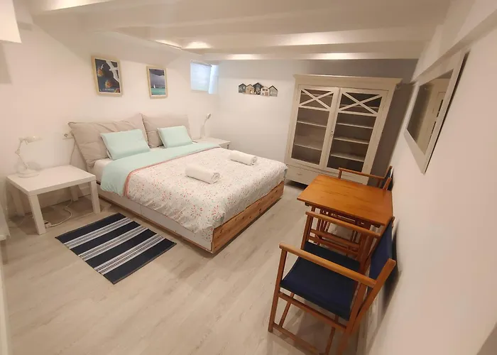 Apartment 55 M2, Sunny Garden & Pool In Villa 1905