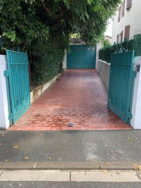 55 M2, Sunny Garden & Pool In 1905 * Hendaye