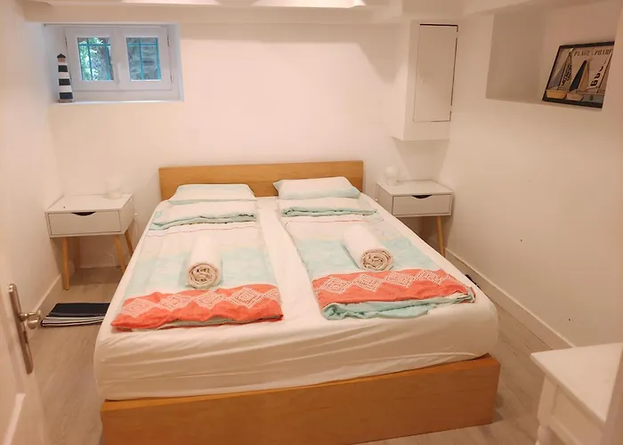 Apartment 55 M2, Sunny Garden & Pool In Villa 1905